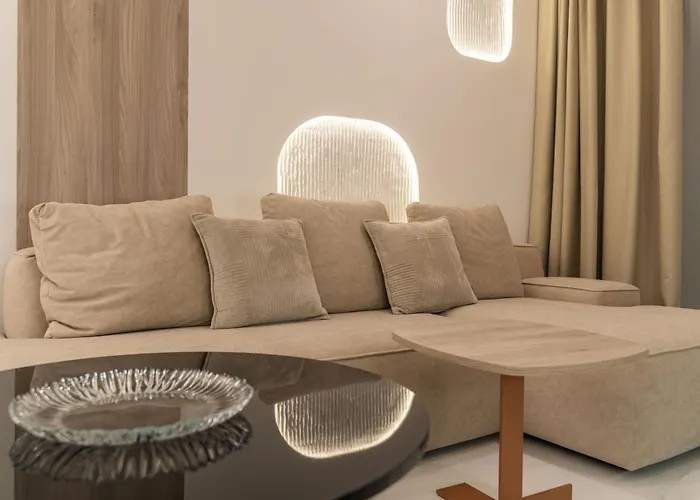 The Signature Suite By Duhomes *