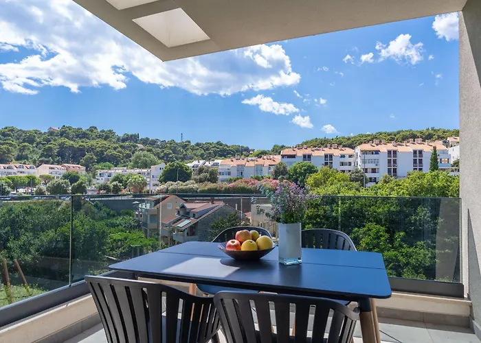 The Signature Suite By Duhomes *