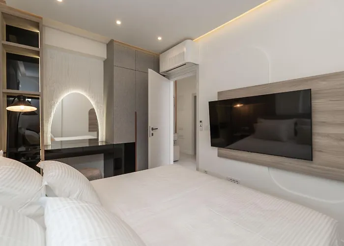 The Signature Suite By Duhomes